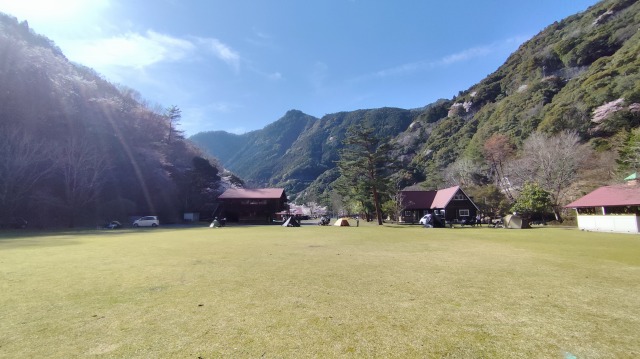 下北山スポーツ公園キャンプ場
のフリーサイトの画像。